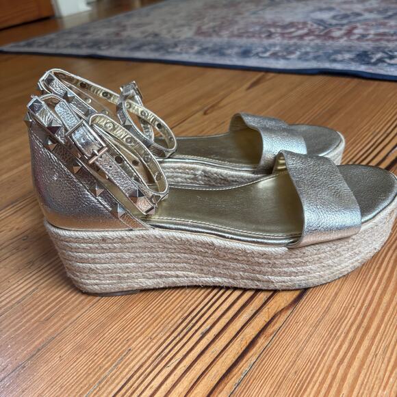 Marc Fisher Jazlyn gold platform espadrille wedge studded sandal SIZE 9.5 - Picture 8 of 8
